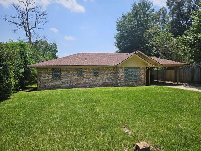 207 Shadow Oaks Drive, Conroe, TX 77303