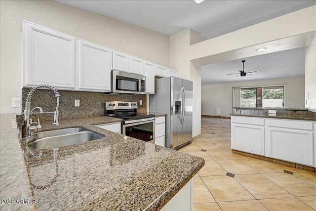 432 W SILVER CREEK Court, Gilbert, AZ 85233