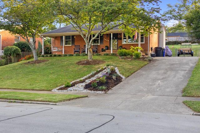 1044 Elmendorf Drive, Lexington, KY 40517