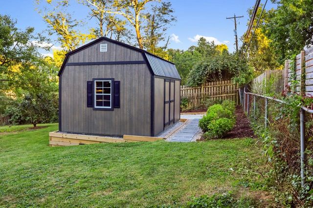 1044 Elmendorf Drive, Lexington, KY 40517