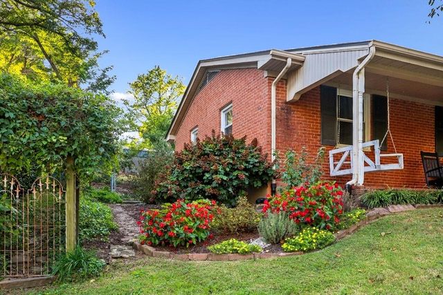 1044 Elmendorf Drive, Lexington, KY 40517
