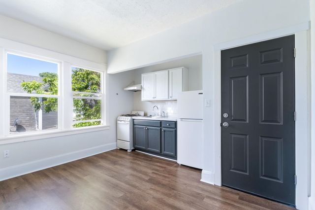 1119 W Augusta Ave, Spokane, WA 99205