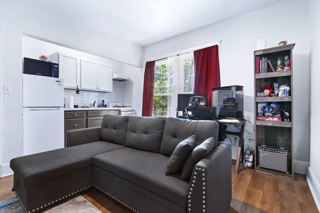 1119 W Augusta Ave, Spokane, WA 99205