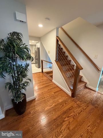 2283 DOSINIA CT, Reston, VA 20191