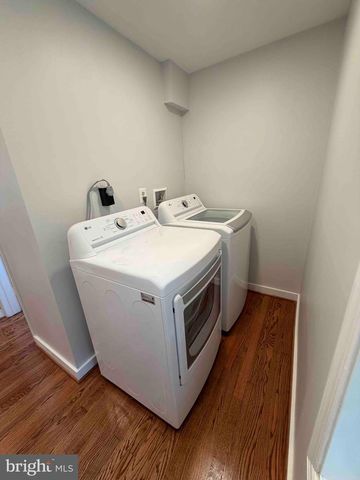2283 DOSINIA CT, Reston, VA 20191