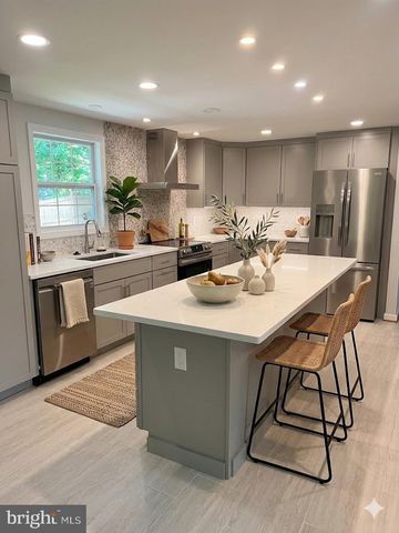 2283 DOSINIA CT, Reston, VA 20191