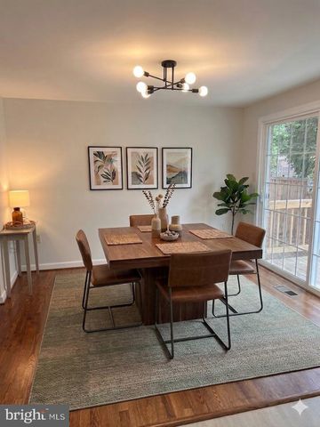 2283 DOSINIA CT, Reston, VA 20191