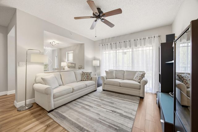 2802 Sarento Place 106, Palm Beach Gardens, FL 33410