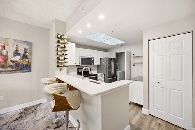 2802 Sarento Place 106, Palm Beach Gardens, FL 33410