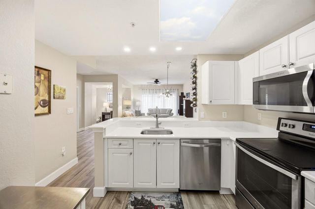 2802 Sarento Place 106, Palm Beach Gardens, FL 33410