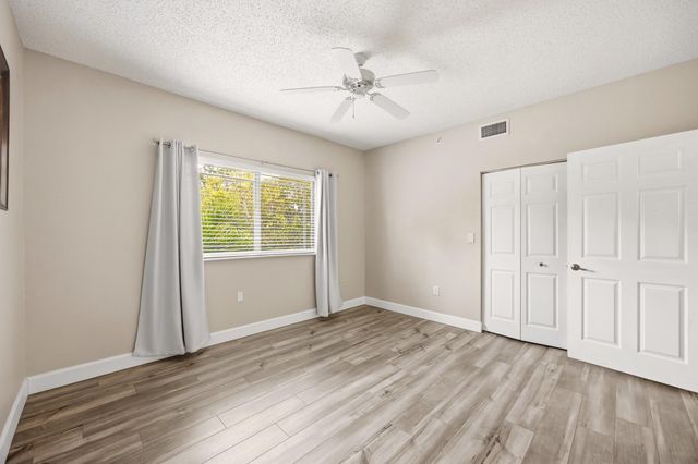 2802 Sarento Place 106, Palm Beach Gardens, FL 33410
