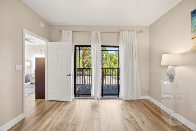 2802 Sarento Place 106, Palm Beach Gardens, FL 33410