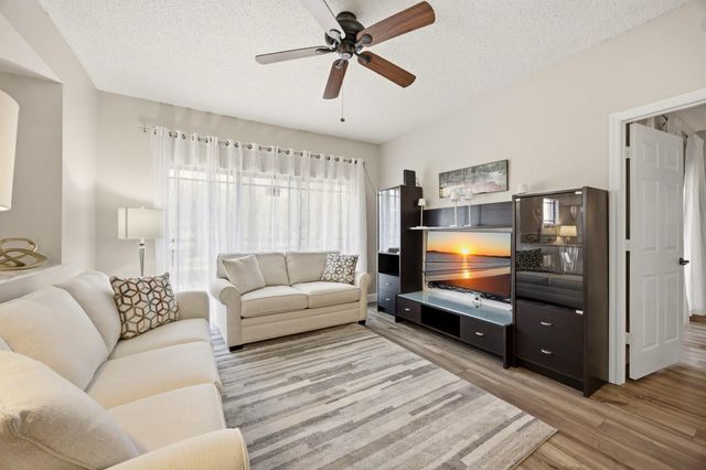 2802 Sarento Place 106, Palm Beach Gardens, FL 33410
