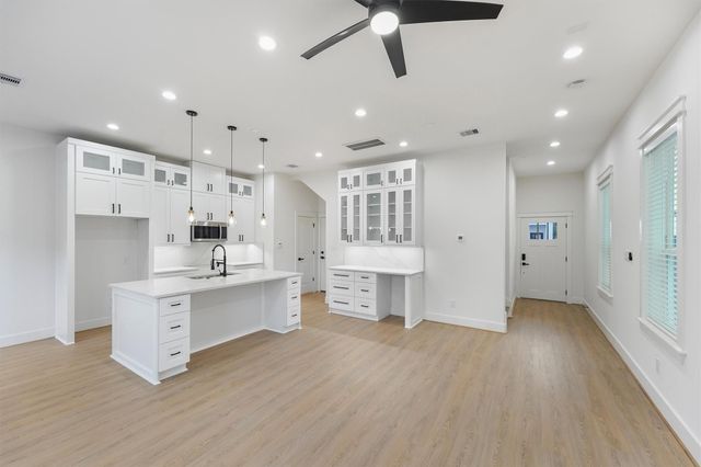 6128 Endeavor Heights Road, Houston, TX 77091