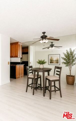 20930 Parthenia Street 207, Los Angeles, CA 91304