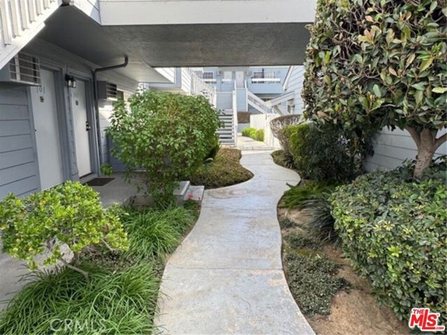 20930 Parthenia Street 207, Los Angeles, CA 91304