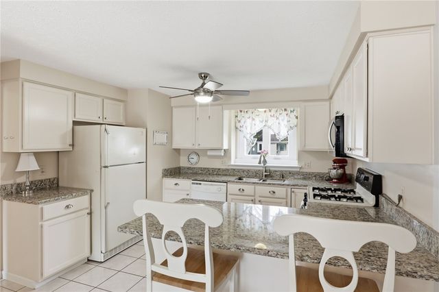 18 Hanna Lane, Webster, NY 14580