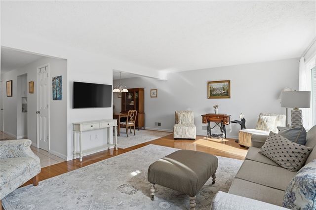 18 Hanna Lane, Webster, NY 14580