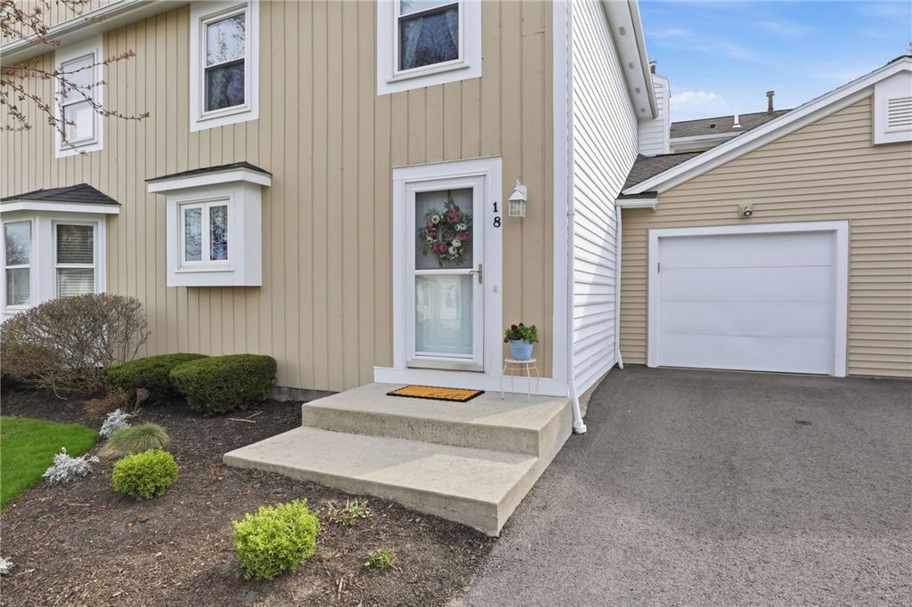 18 Hanna Lane, Webster, NY 14580