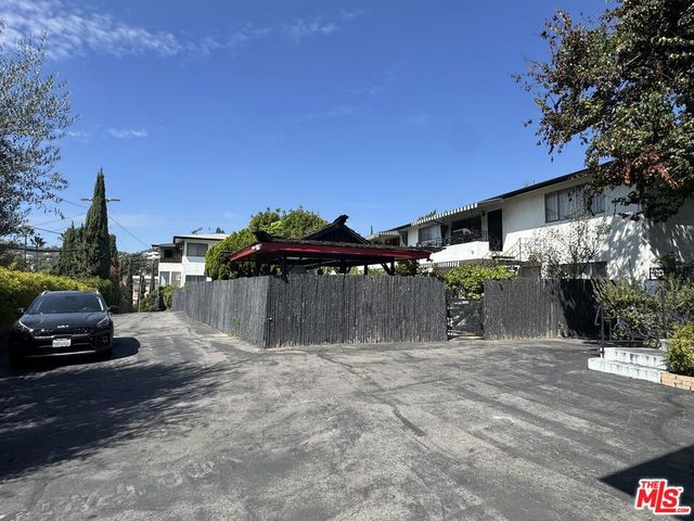 3320 Griffith Park Boulevard 4, Los Angeles, CA 90027