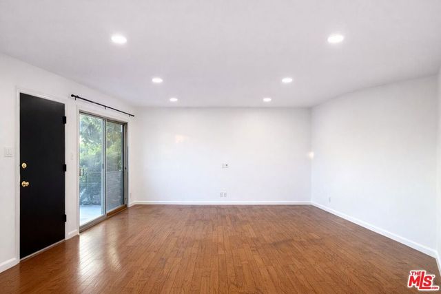 3320 Griffith Park Boulevard 4, Los Angeles, CA 90027