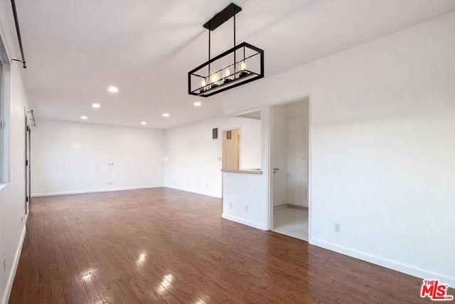 3320 Griffith Park Boulevard 4, Los Angeles, CA 90027