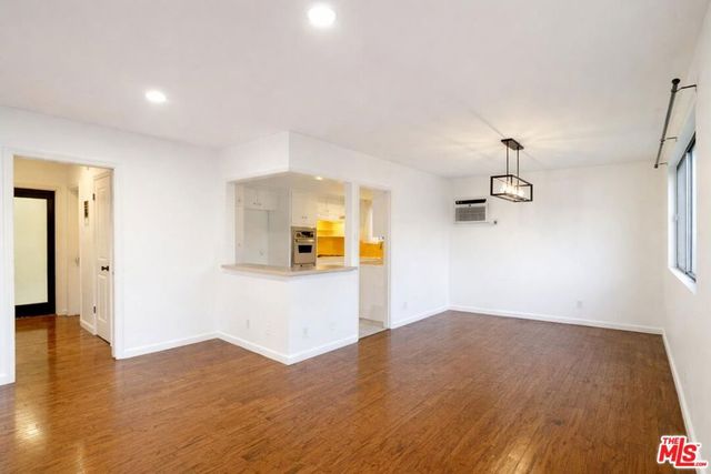 3320 Griffith Park Boulevard 4, Los Angeles, CA 90027