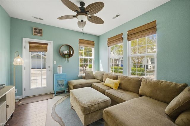 206 Harmony DR, Portsmouth, VA 23701