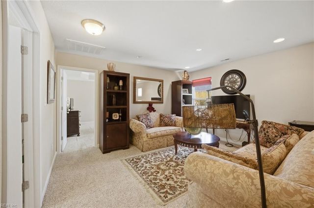 206 Harmony DR, Portsmouth, VA 23701