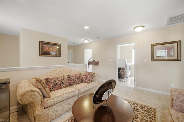 206 Harmony DR, Portsmouth, VA 23701