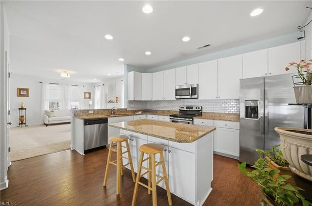 206 Harmony DR, Portsmouth, VA 23701