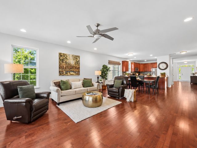 5932 Eton Drive, Hoffman Estates, IL 60192