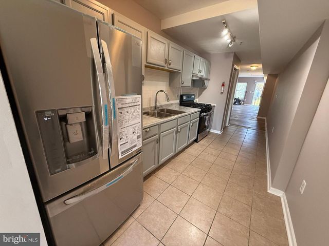 26 BOND ST, Trenton, NJ 08618