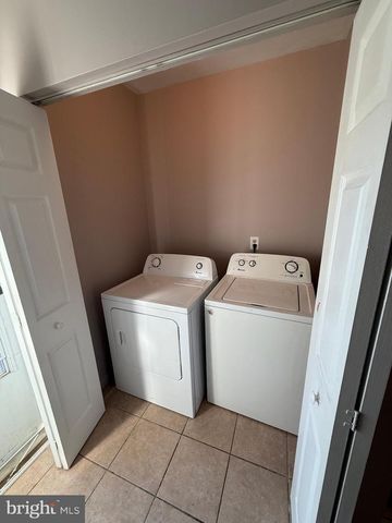 26 BOND ST, Trenton, NJ 08618