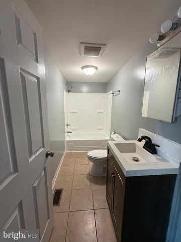 26 BOND ST, Trenton, NJ 08618