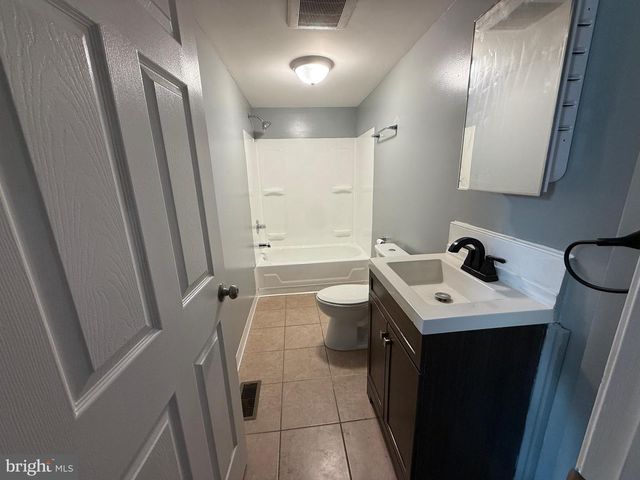 26 BOND ST, Trenton, NJ 08618