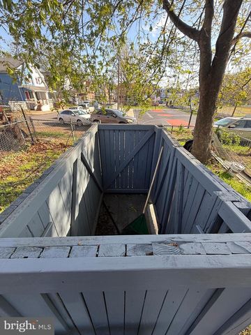 26 BOND ST, Trenton, NJ 08618