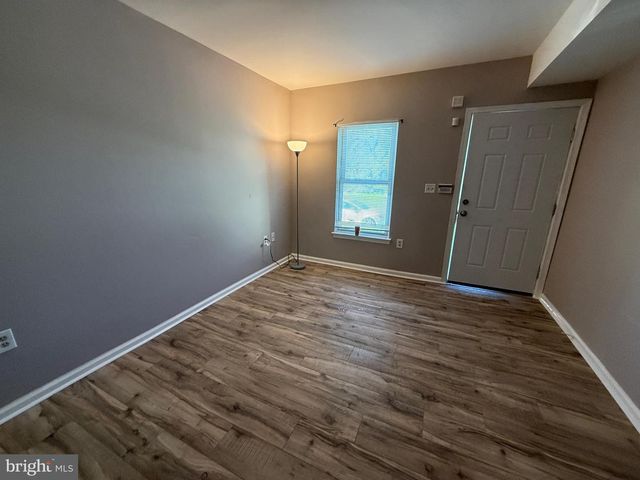 26 BOND ST, Trenton, NJ 08618