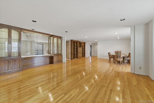 360 Shore Road 6L & 6M, Long Beach, NY 11561