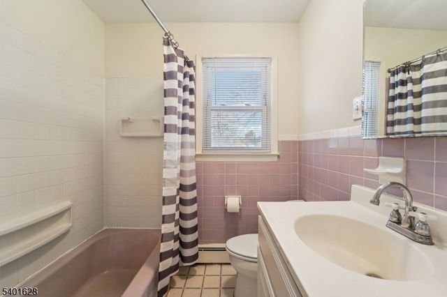 30 Scenic Dr, Green Twp., NJ 07821