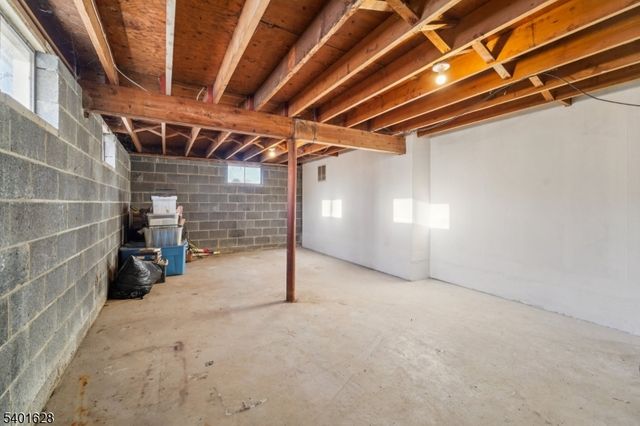 30 Scenic Dr, Green Twp., NJ 07821