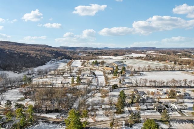 30 Scenic Dr, Green Twp., NJ 07821