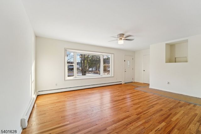 30 Scenic Dr, Green Twp., NJ 07821