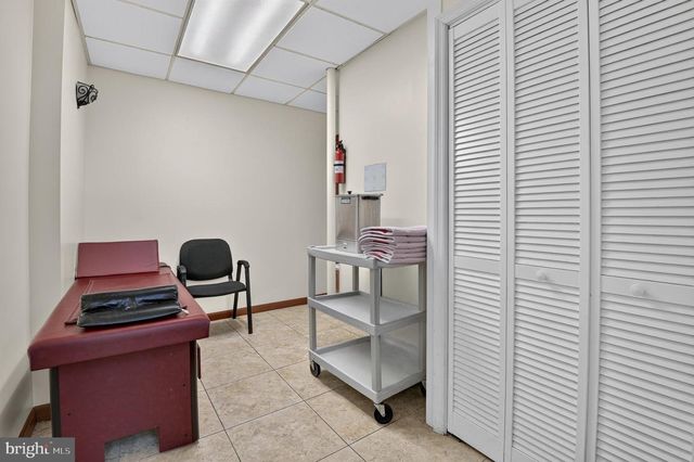 4123 CONNECTICUT AVE NW, Washington, DC 20008