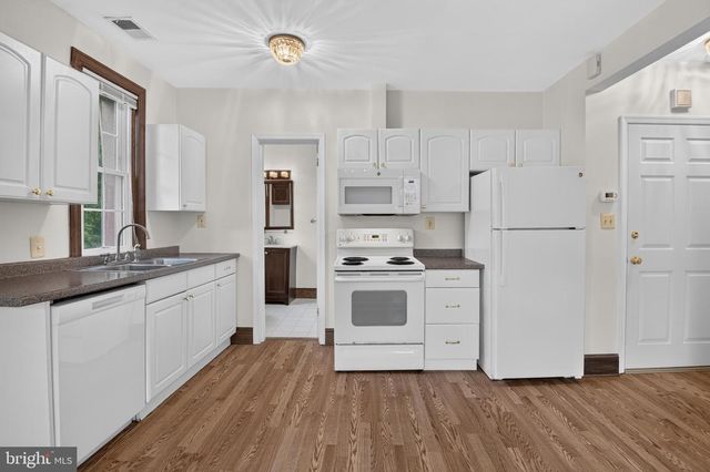 4123 CONNECTICUT AVE NW, Washington, DC 20008