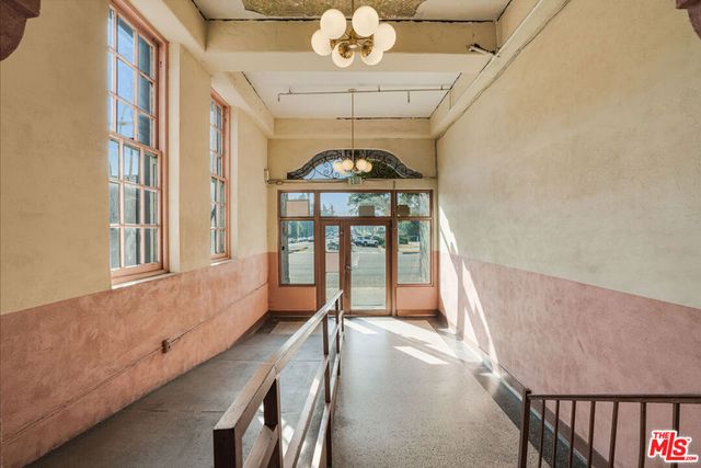 2731 Beverly Boulevard, Los Angeles, CA 90057