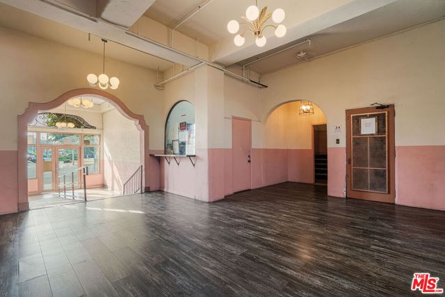 2731 Beverly Boulevard, Los Angeles, CA 90057