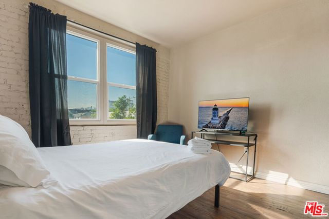 2731 Beverly Boulevard, Los Angeles, CA 90057