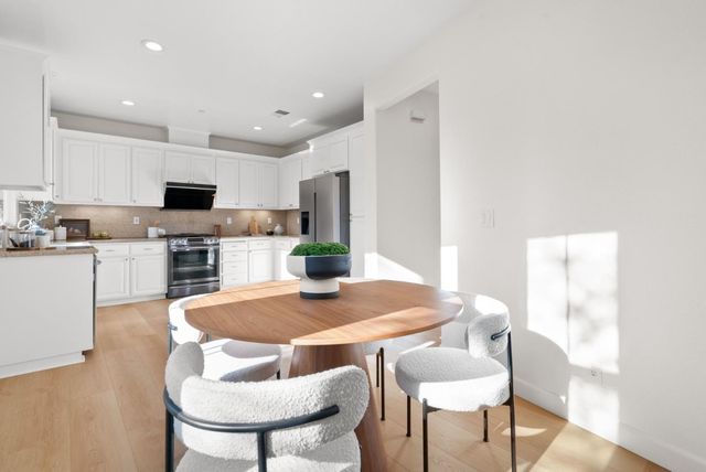 4346 Headen Way, Santa Clara, CA 95054