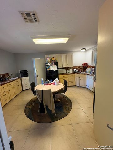 3004 Nacogdoches, San Antonio, TX 78217
